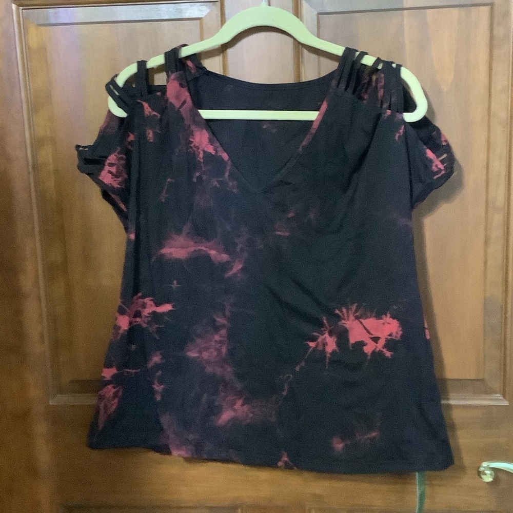 Elegant Black and Red Tie-Dye Women's Blouse